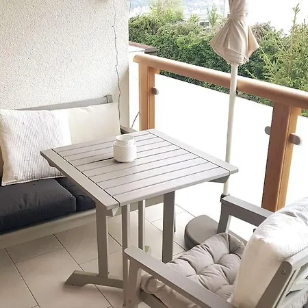 Mit Balkon In Velden - Berge Bytilly