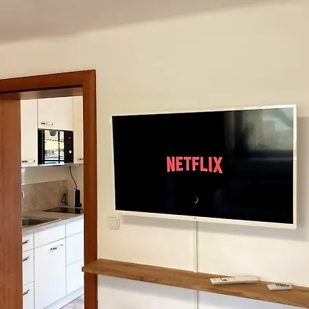 アパート Berge Bytilly - Ruhiges Waldrand-refugium Mit Balkon, Gartenblick & Naehe Zum Woerthersee *