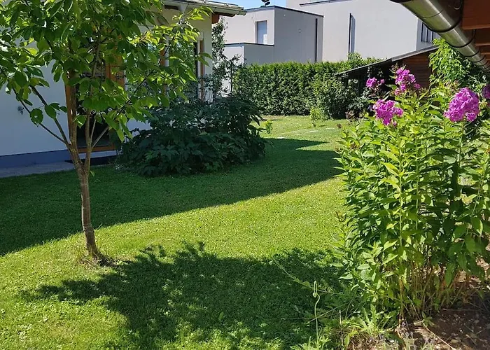 Berge Bytilly - In Den Hügeln über Velden - Idyllische Waldrandlage - überdachter Balkon Mit Blick In Den Garten - 3 Autominuten Ins Zentrum Und Zum Wörthersee - Carport - Waschmaschine&trockner - Wlan - Smart Tv Apartment *